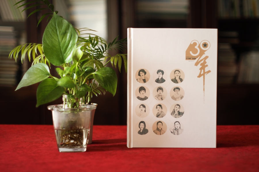 同學(xué)聚會(huì)紀(jì)念冊(cè)大??？尺寸？